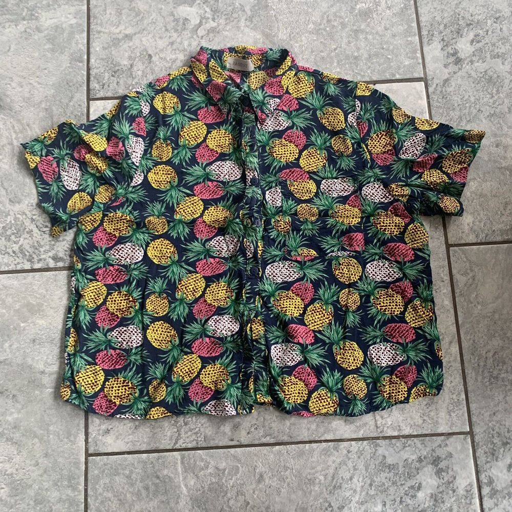 Passport Cropped Shirt Blouse Pineapple Pattern Navy Pink Yellow Size 10 12 - Picture 1 of 5